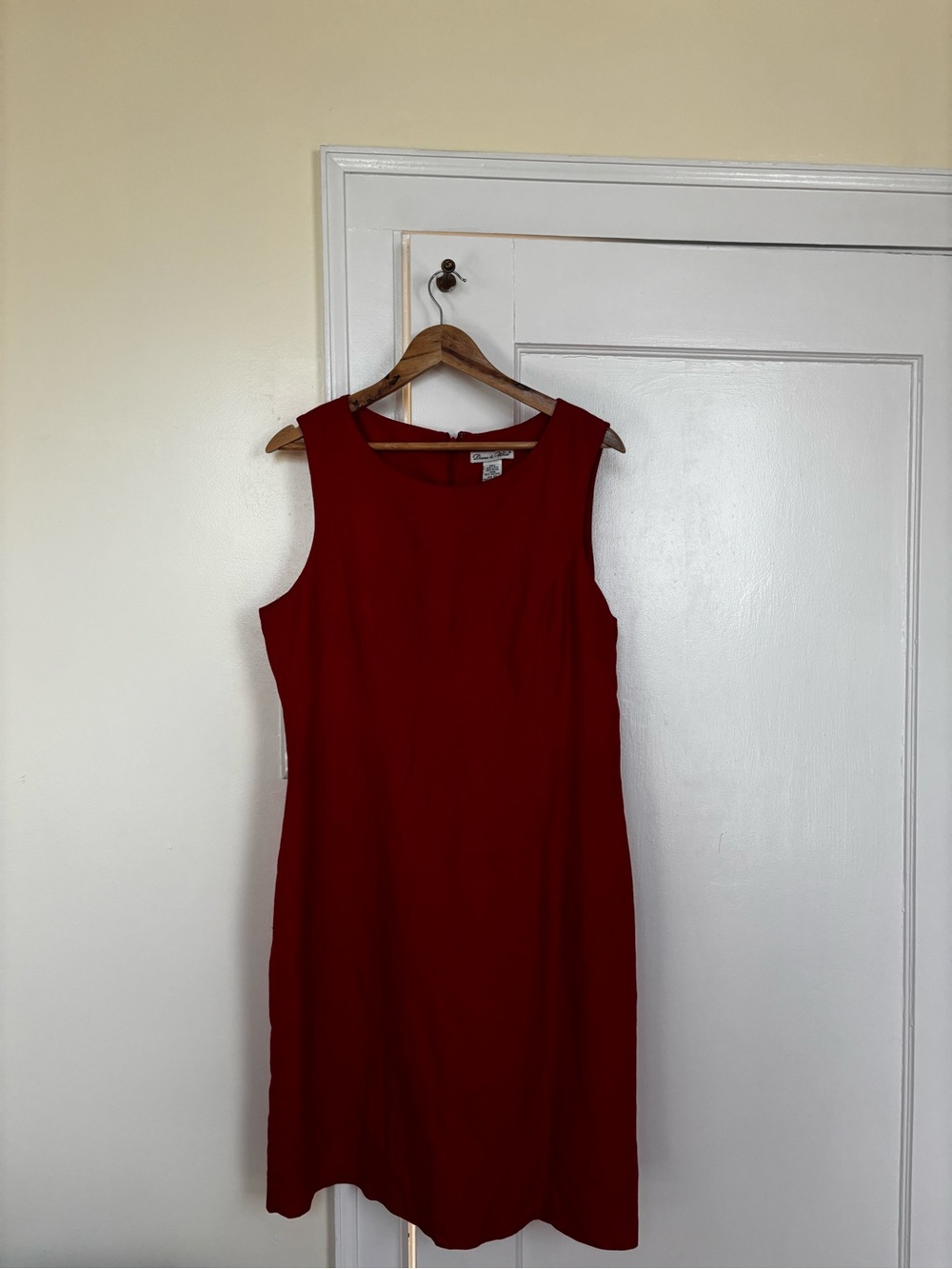 Classic Sleeveless Red Linen Dress